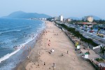 Biển Thiên Cầm hút khách đầu mùa du lịch