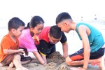 Biển Thạch Hải "hút khách" dịp nghỉ lễ 