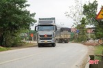 Vì sao quốc lộ 15 ở Hà Tĩnh xảy ra nhiều vụ lật xe?