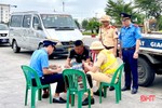 Xử phạt chủ xe hợp đồng trá hình tuyến cố định ở TP Hà Tĩnh