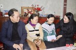 “Mẹ đỡ đầu” cho 59 trẻ em mồ côi ở Vũ Quang