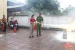 Trang bị kiến thức phòng cháy cho hơn 130 cán bộ, giáo viên Vũ Quang