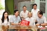 Trưởng ban Tuyên giáo Tỉnh ủy thăm hỏi, tặng quà cựu chiến binh tham gia Chiến dịch Điện Biên Phủ