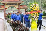 Cán bộ đoàn tiêu biểu toàn quốc dâng hương địa chỉ đỏ ở Hà Tĩnh