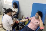 2 phụ nữ Hà Tĩnh ra Nghệ An hiến máu hiếm cứu người