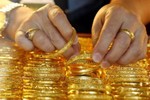 Giá vàng hôm nay 15/4/2024: Vàng tiếp tục tăng mạnh trong tuần mới?