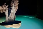 Phát hiện mới về hồ nước bí ẩn "treo lơ lửng" trong hang động ở Quảng Bình
