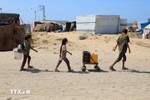 Nắng nóng làm cuộc sống của người dân ở Gaza khó khăn hơn