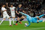 Hạ Tottenham, Man City chạm tay vào chức vô địch Premier League