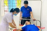 Cán bộ ở TX Hồng Lĩnh hiến máu cấp cứu bệnh nhân
