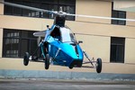 Ôtô bay giống trực thăng có thể chạy trên đường phố
