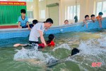 Đầu tư nguồn lực dạy bơi miễn phí cho trẻ em nghèo