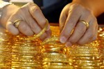 Giá vàng hôm nay 14/5/2024: Vàng trong nước và thế giới cùng lao dốc