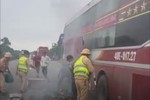 Cảnh sát giao thông Hà Tĩnh kịp thời dập tắt vụ cháy trên xe khách