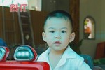 Cậu bé 3 tuổi ghi nhớ và đọc thành thạo tiếng Việt, tiếng Anh