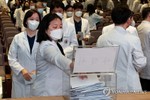 Các giáo sư y khoa Hàn Quốc bắt đầu nộp đơn từ chức 