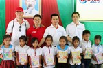 Trao 7.000 cuốn vở cho học sinh nghèo Kỳ Phú