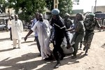 Phiến quân Boko Haram đánh bom tự sát giết chết 11 người ở Cameroon