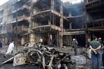 Thế giới ngày qua: Đánh bom khủng bố ở Baghdad, gần 120 người thiệt mạng