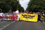 Đức: Hàng ngàn người biểu tình đòi Angela Merkel từ chức