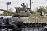 Iran giới thiệu thế hệ xe tăng chiến đấu mới