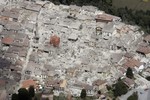 Italy trước và sau trận động đất khiến ít nhất 247 người thiệt mạng