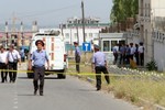 Trung Quốc khuyến cáo công dân ở Kyrgyzstan tránh ra đường sau vụ đánh bom đại sứ quán