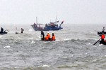 Hà Tĩnh đang mất liên lạc với 2 tàu cá trên biển