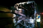 Mexico: Xe khách đâm xe kéo trên cao tốc làm 13 người thiệt mạng
