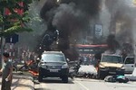 Taxi nổ như bom giữa phố ở Cẩm Phả, 2 người tử vong tại chỗ