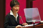 Tổng thống Hàn Quốc yêu cầu 10 trợ lý cấp cao từ chức