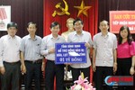 Tỉnh Bình Định trao 1 tỷ đồng ủng hộ đồng bào lũ lụt Hà Tĩnh