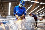 PMI Việt Nam giảm xuống mức thấp nhất kể từ tháng 3