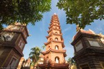 Chùa Trấn Quốc lọt top 16 ngôi chùa đẹp nhất thế giới
