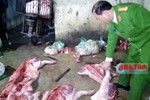 Giết mổ gia súc "chui", thịt và nội tạng vất ngổn ngang trên nền bẩn