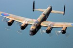 Sự đáng sợ của máy bay ném bom Avro Lancaster Mk X nổi tiếng