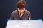 Tổng thống Hàn Quốc thuê luật sư trước thẩm vấn