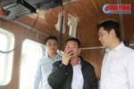 SeABank Hà Tĩnh trao 5 máy bộ đàm tầm xa cho ngư dân