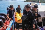 Tìm thấy nhiều phần thi thể ở nơi máy bay chở cảnh sát Indonesia rơi