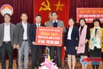 Ngân hàng Phát triển Việt Nam trao hỗ trợ 100 triệu đồng