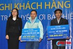 Bảo Việt Nhân thọ Hà Tĩnh chi trả quyền lợi cho khách hàng