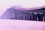 Hợp long cầu vượt biển dài nhất Việt Nam