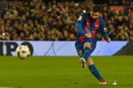 Messi sút phạt đẳng cấp giúp Barca ngược dòng loại Bilbao