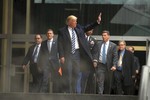 Thăm CIA đầu tiên: Tổng thống Mỹ Trump muốn khép lại thù hằn