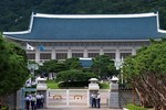 Hàn Quốc ra lệnh khám xét văn phòng Tổng thống