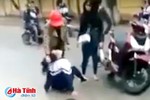 Xích mích cá nhân, nữ sinh lớp 10 bị đánh trước cổng trường