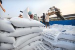 Xuất khẩu gạo 2017 chật vật vì Thái Lan xả kho 8 triệu tấn