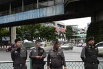 Thái Lan: Cảnh sát và binh lính bao vây trụ sở giáo phái Dhammakaya