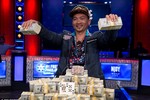 [VIDEO] “Thần bài” gốc Việt thắng 8 triệu USD tại giải poker thế giới