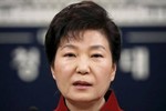 Bà Park Geun-hye đề nghị lùi ngày tổ chức phiên xem xét vụ luận tội